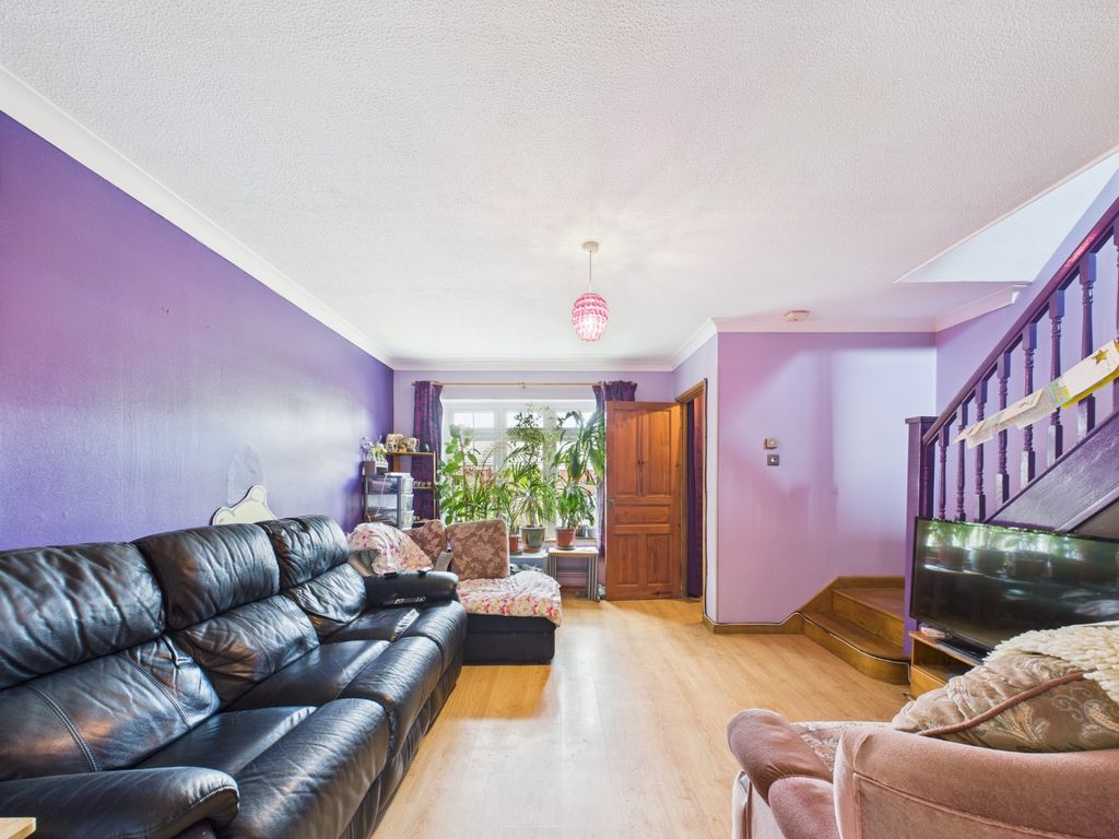 Property photo 2 of 18 4219573