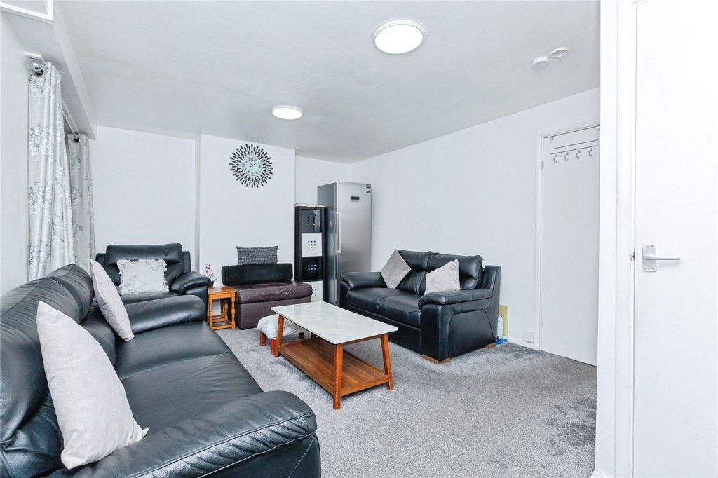 Property photo 2 of 14 Picture No. 21