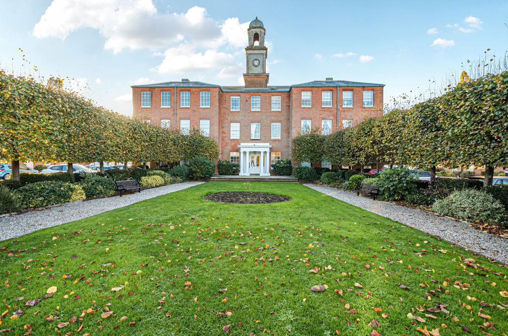 Property photo 1 of 11 1372151-25-68Fb44...