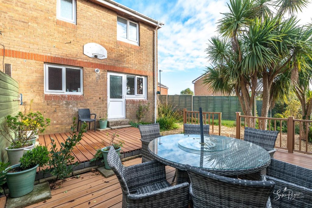 Property photo 2 of 20 Garden