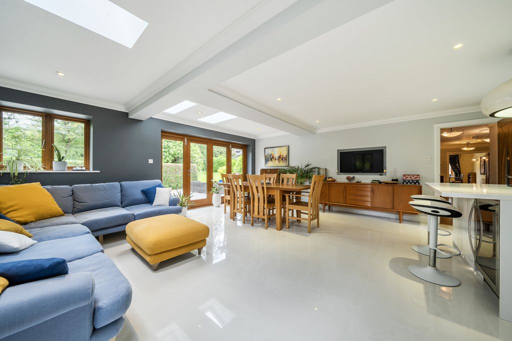Property photo 3 of 17