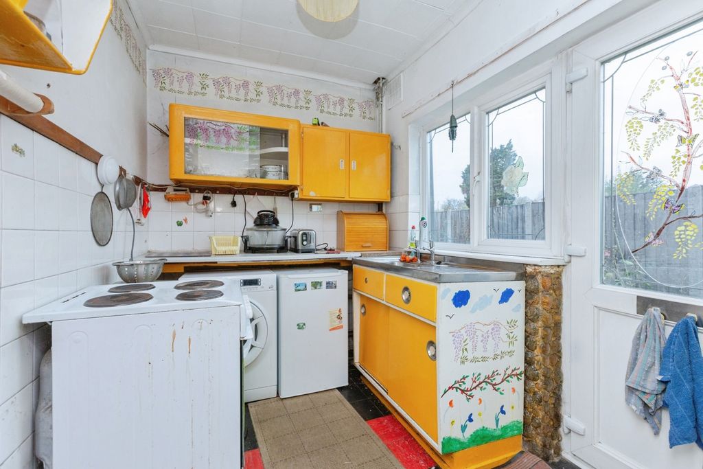 Property photo 2 of 16 Photo