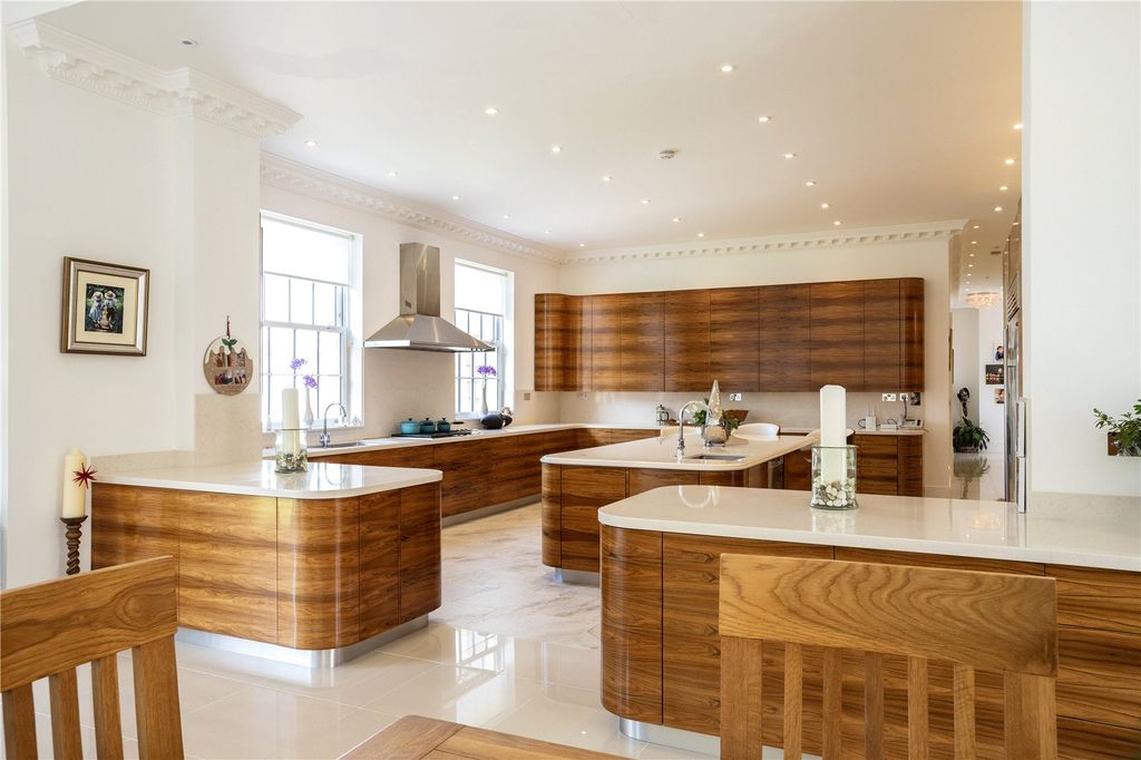 Additional image 4 of 6 bed detached house for saleHigh Street, Angmering, Littlehampton, West Sussex BN16