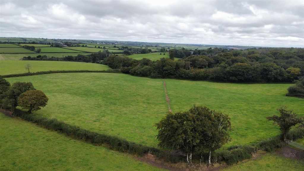 Property photo 3 of 6 Iehd8878.Jpg