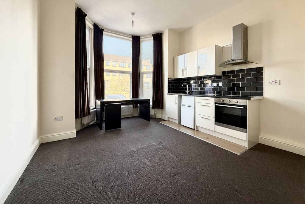 Property photo 1 of 5 1