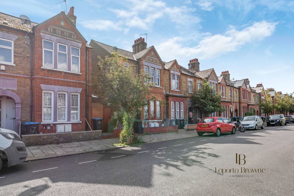 Property photo 1 of 23