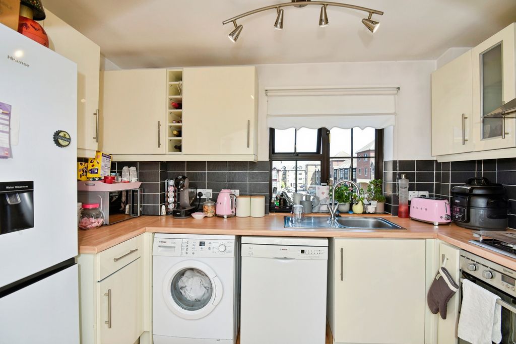 Property photo 2 of 15 Kitchen