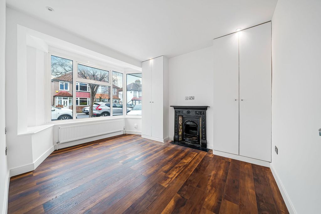 Property photo 2 of 21