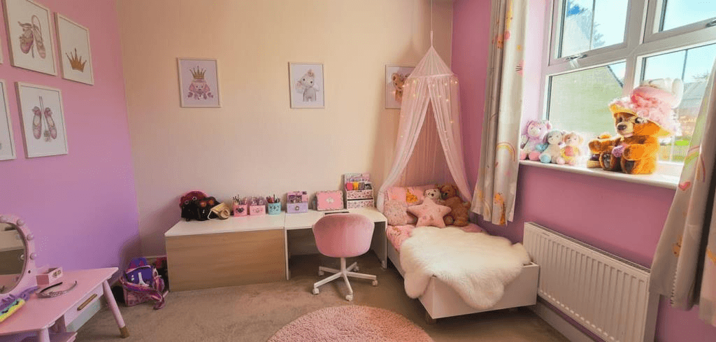 Property photo 1 of 11 5 Bed Detached House To Rent Egham Crescent, London N13