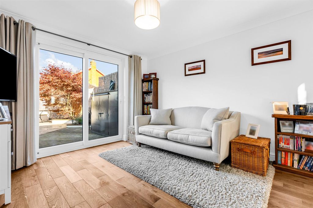 Property photo 3 of 16 Internal-12.Jpg