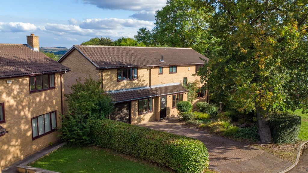 Property photo 1 of 42