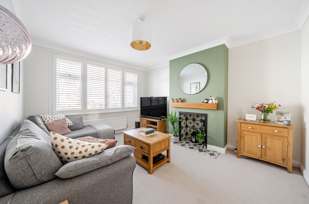 Property photo 2 of 18 Picture No. 27