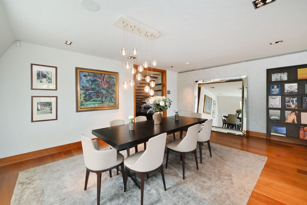 Property photo 3 of 26