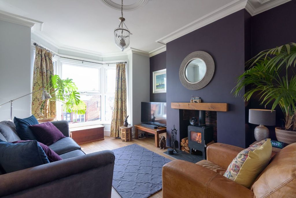 Property photo 2 of 19