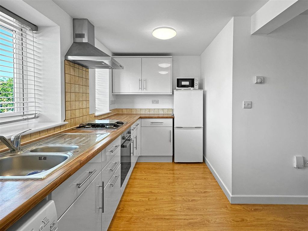 Property photo 2 of 10 Kitchen 2.Jpg