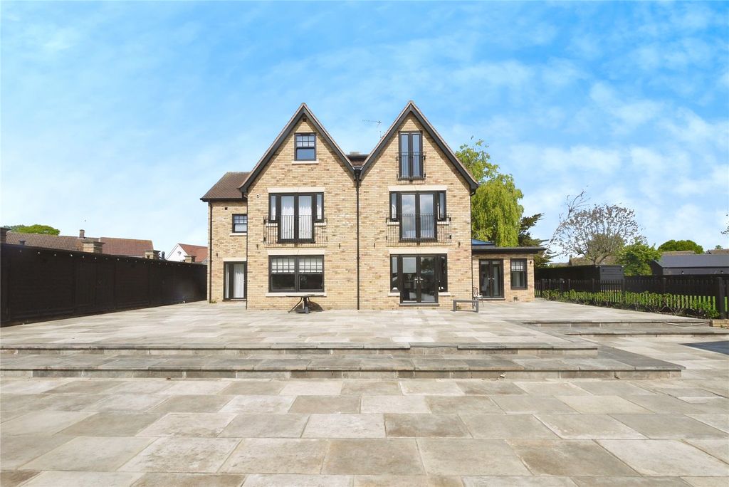 Property photo 1 of 11 Picture No. 02