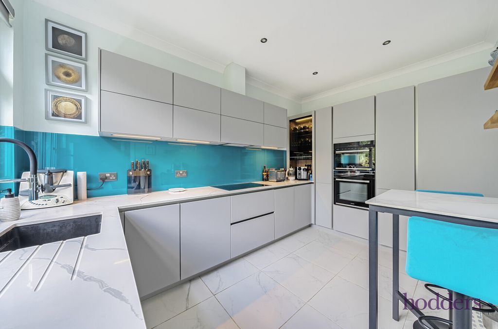 Property photo 3 of 34 Fcde8A2d-3545-42F...