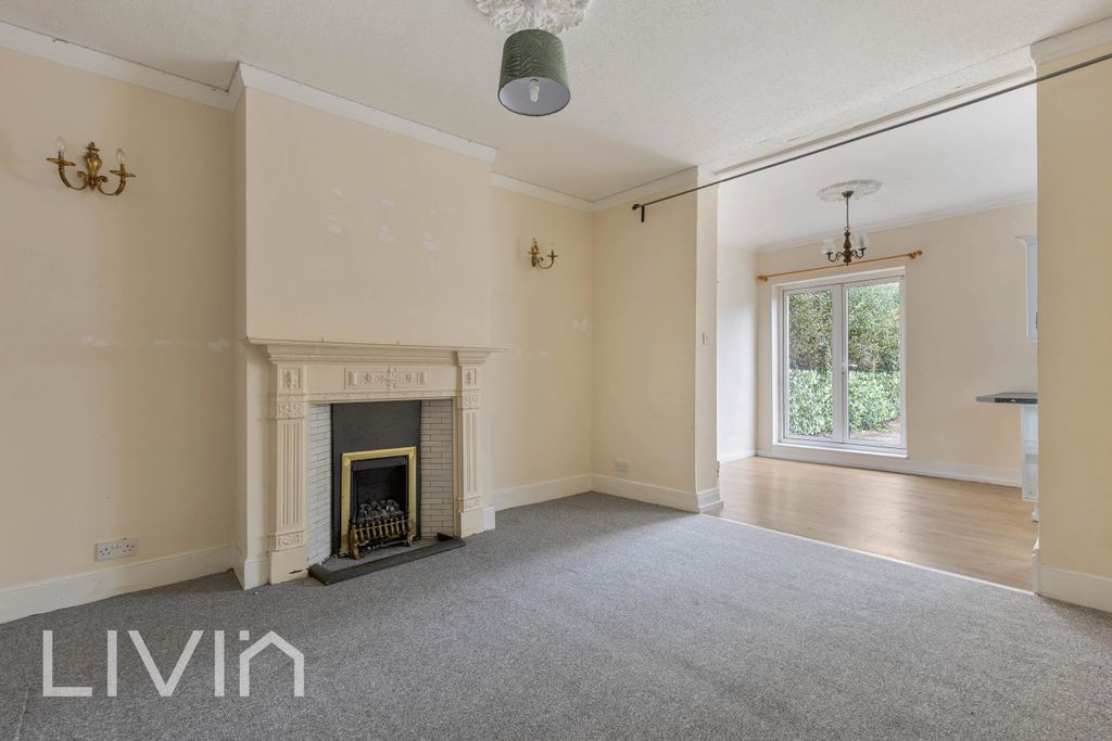 Property photo 3 of 15 65 Langdale Road, Cr7 - 2