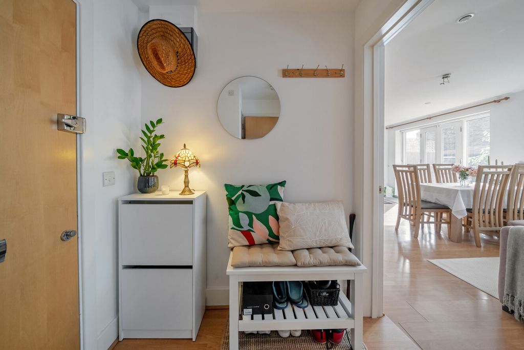 Property photo 2 of 16 1462759-14-6A0Aca...