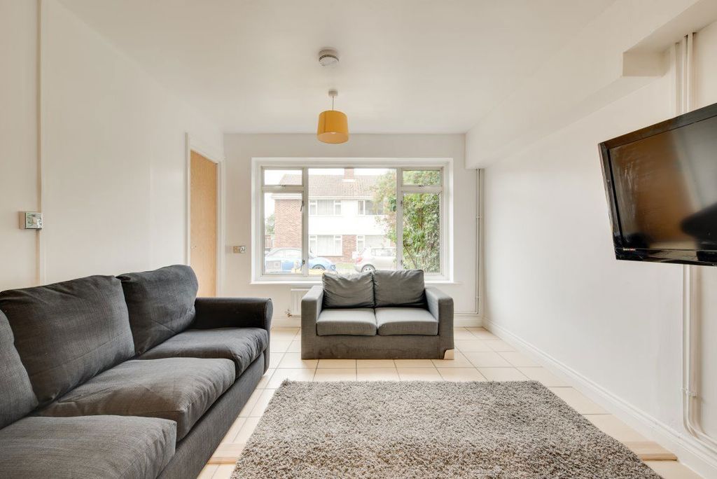 Property photo 1 of 27