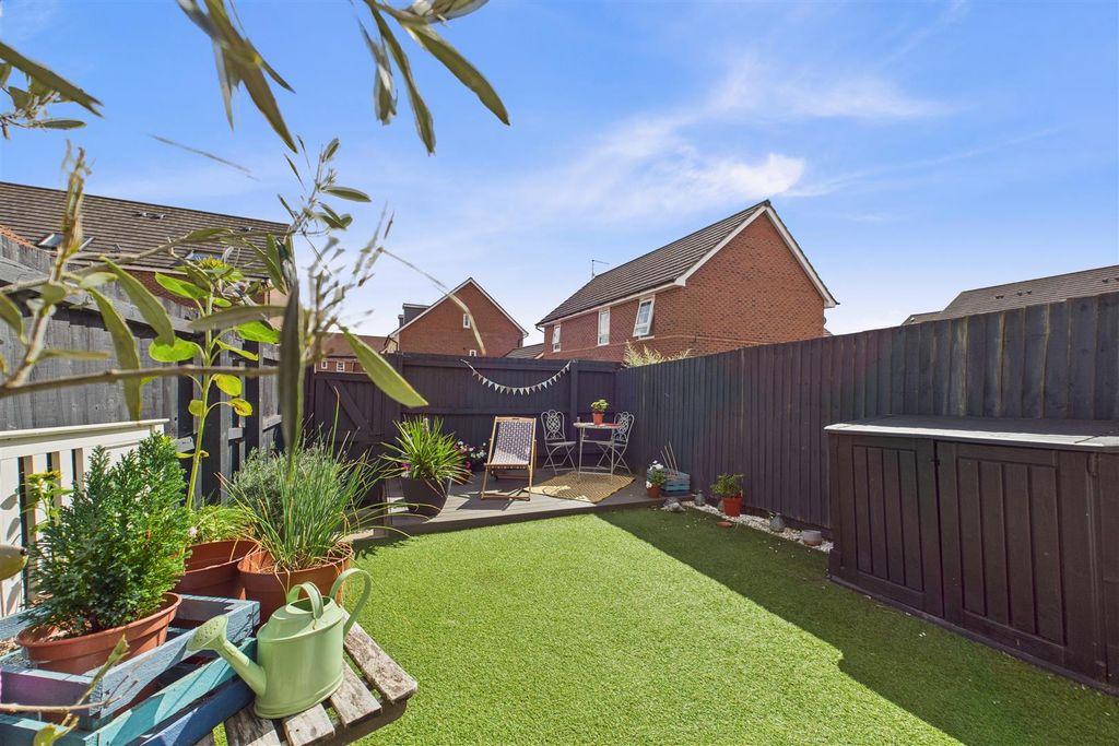 Property photo 2 of 15 Cam04235G0-Pr0087-Still016.Jpg