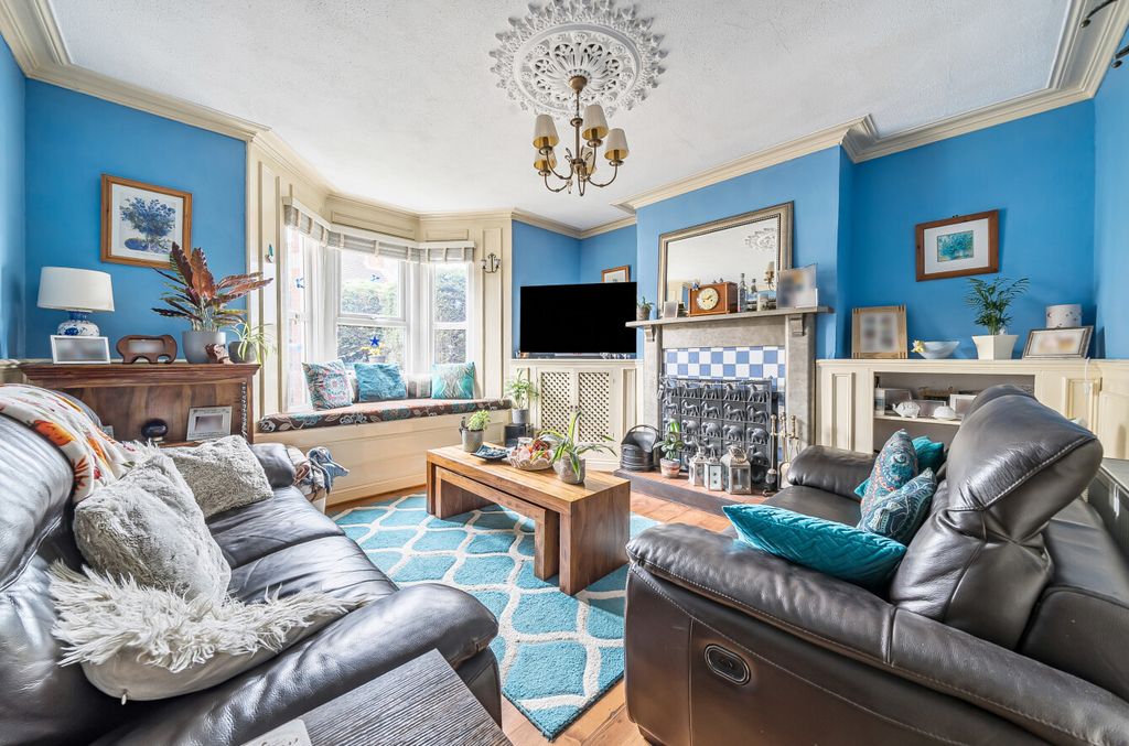 Property photo 2 of 15 1374111-17-69023c...