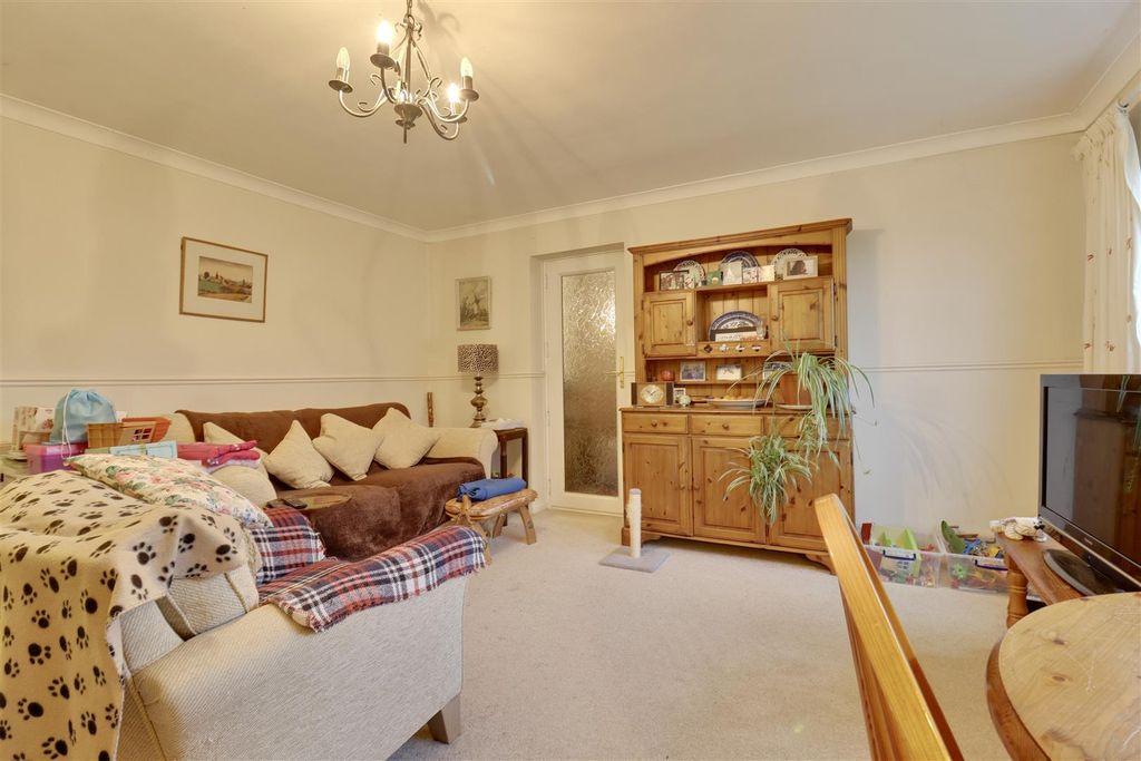 Property photo 1 of 16 58B1E050-B517-448E-832B-Eb1C04F6Daf9_1_201_A.Jpeg