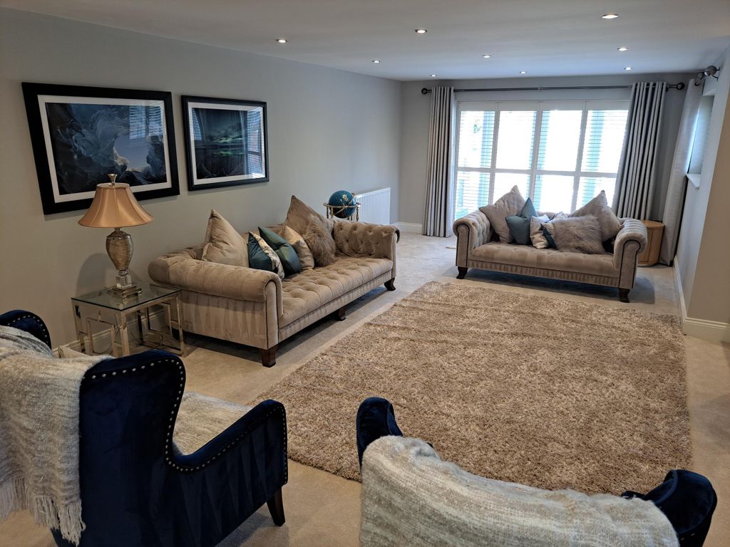 Property photo 3 of 25