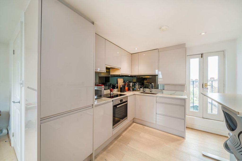 Property photo 3 of 5