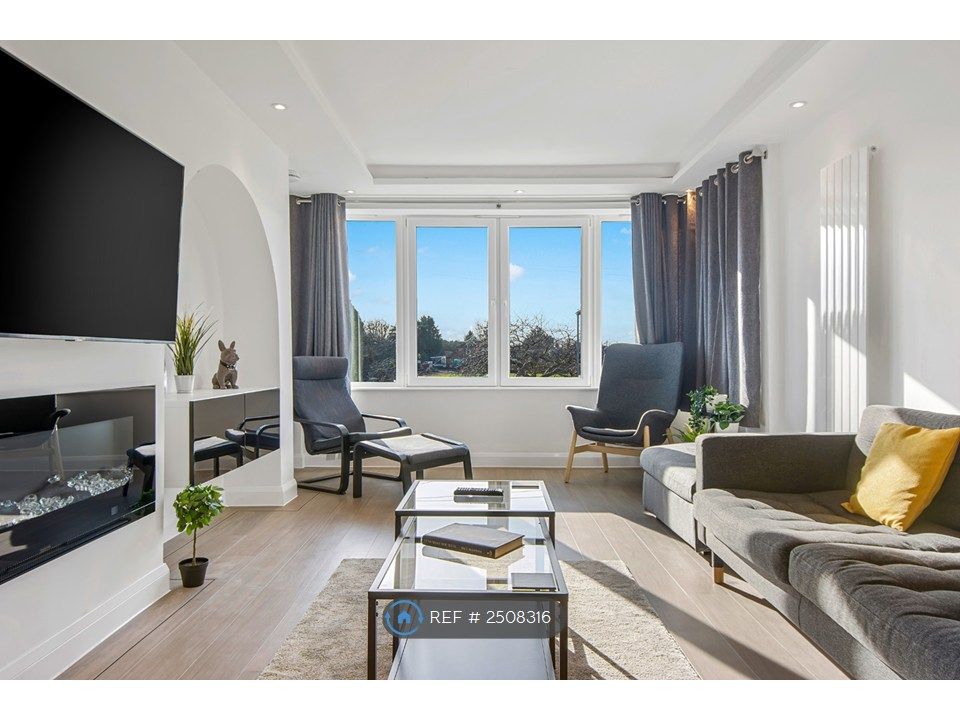 Property photo 2 of 31 Comunal Lounge