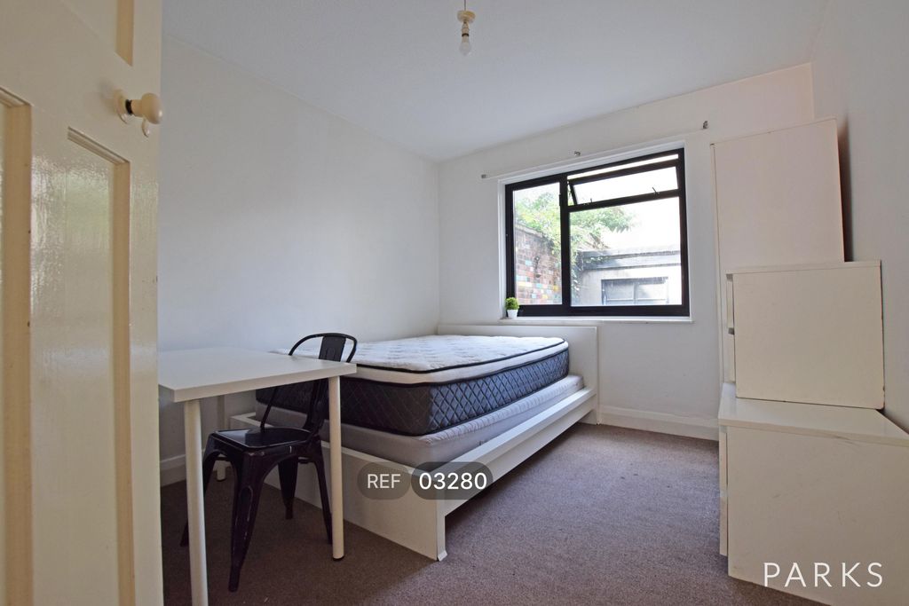 Property photo 3 of 5 Bedroom 2