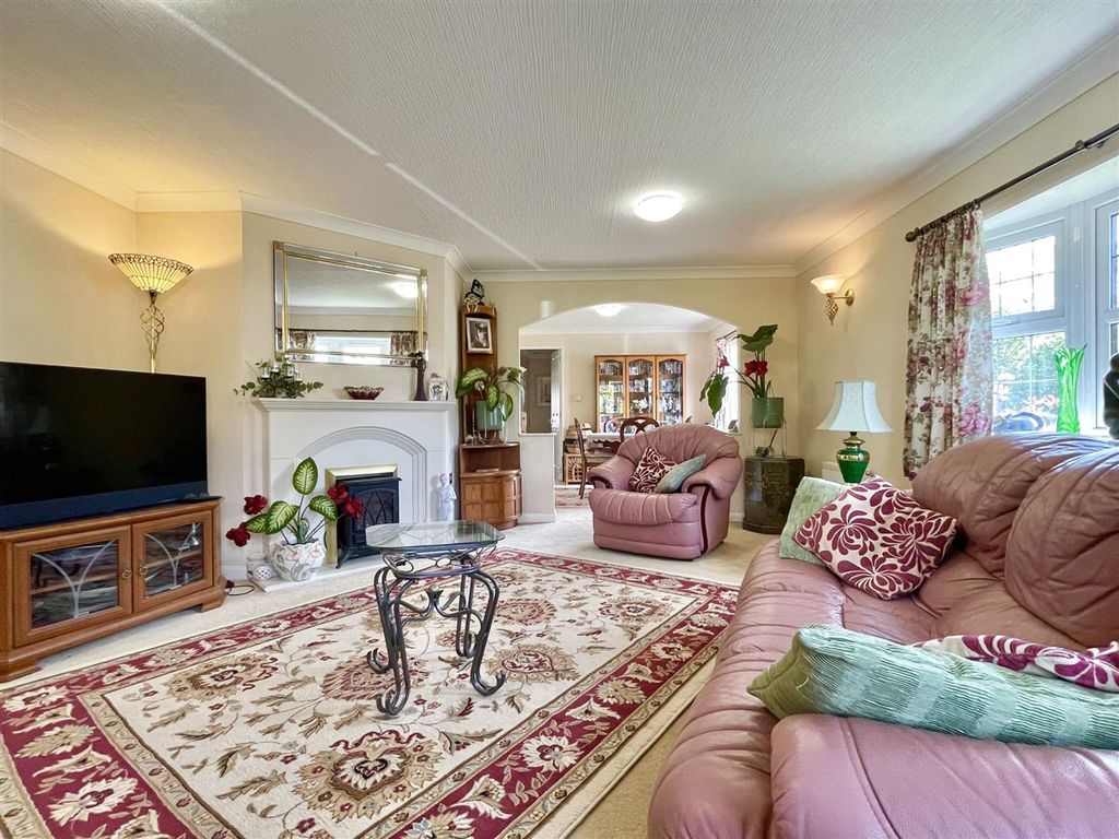 Property photo 2 of 26