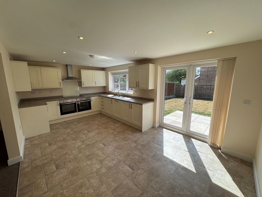 Property photo 3 of 16 Image