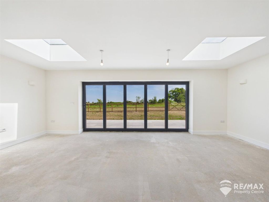 Additional image 8 of 5 bed detached house for saleOakley Gardens, Little Oakley, Harwich CO12