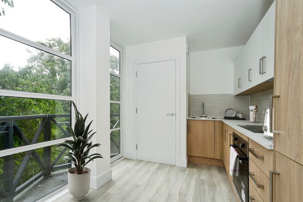 Property photo 3 of 8