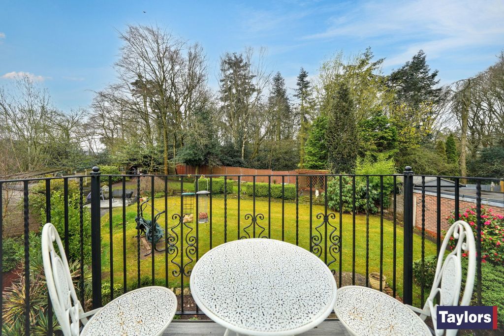 Property photo 2 of 39