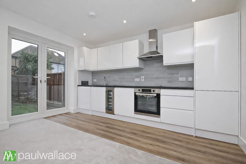 Property photo 3 of 10 Kitchen