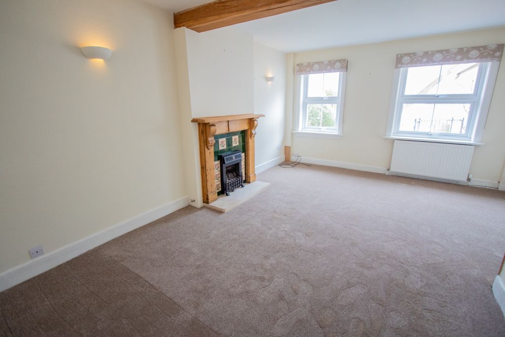 Property photo 3 of 22 Sitting Room