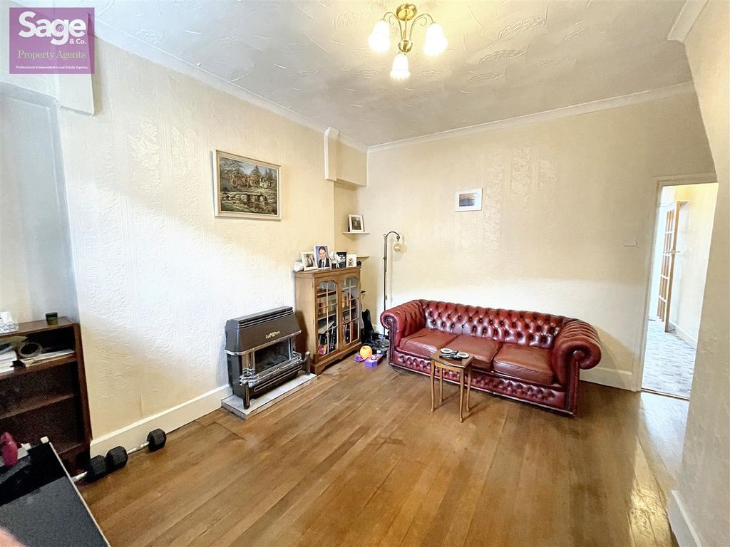 Property photo 3 of 16