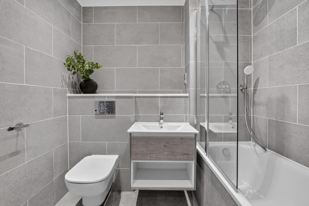 Property photo 2 of 15 Image