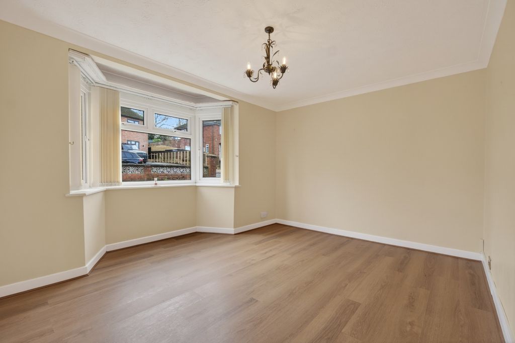 Property photo 3 of 17 Living Room (2)