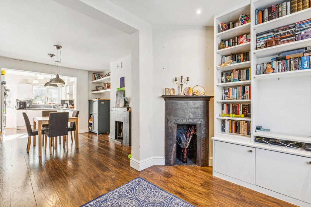 Property photo 2 of 16