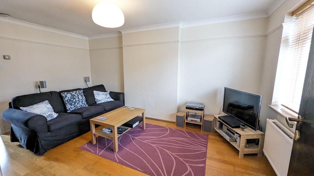 Property photo 2 of 7