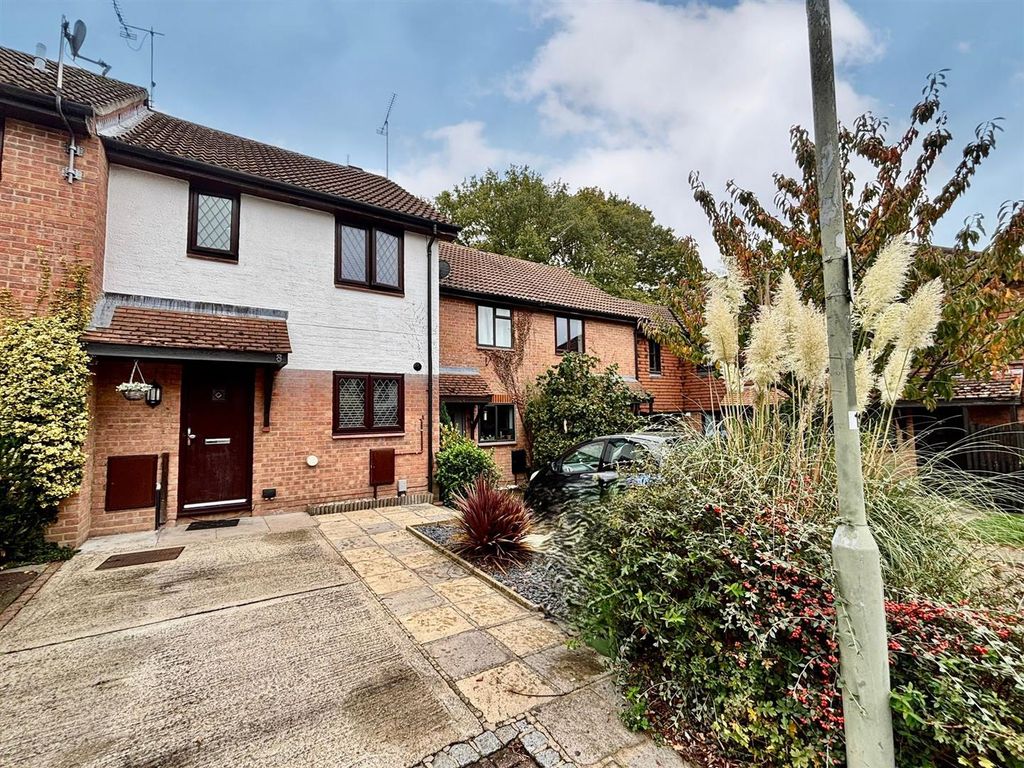 Property photo 1 of 12 Front