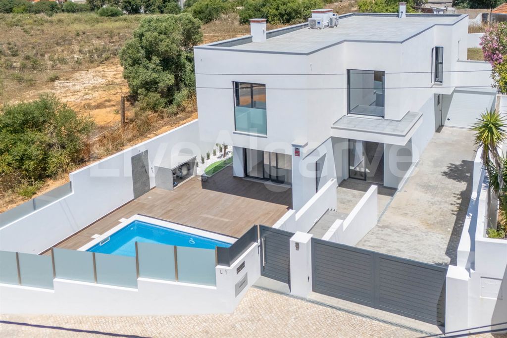 Property photo 1 of 54 Opportunuty | New, Modern T4 Villa At Bemposta For Sale - Portimão