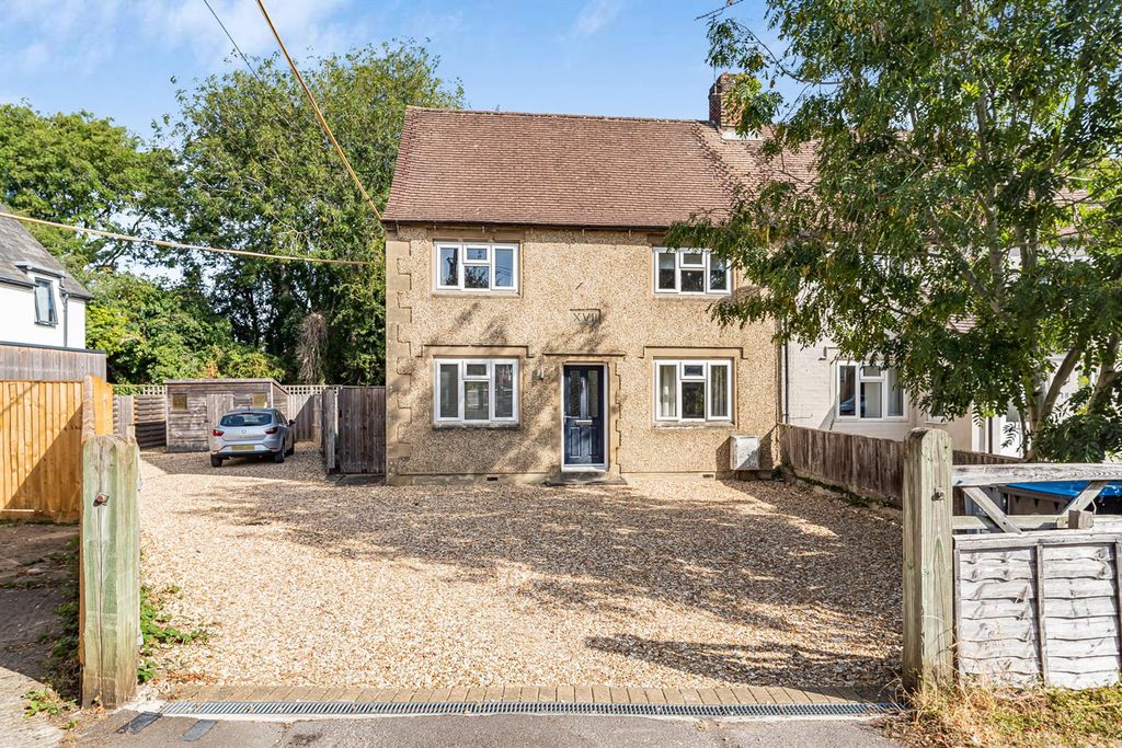 Property photo 1 of 10 17 Hensington Close-17.Jpg
