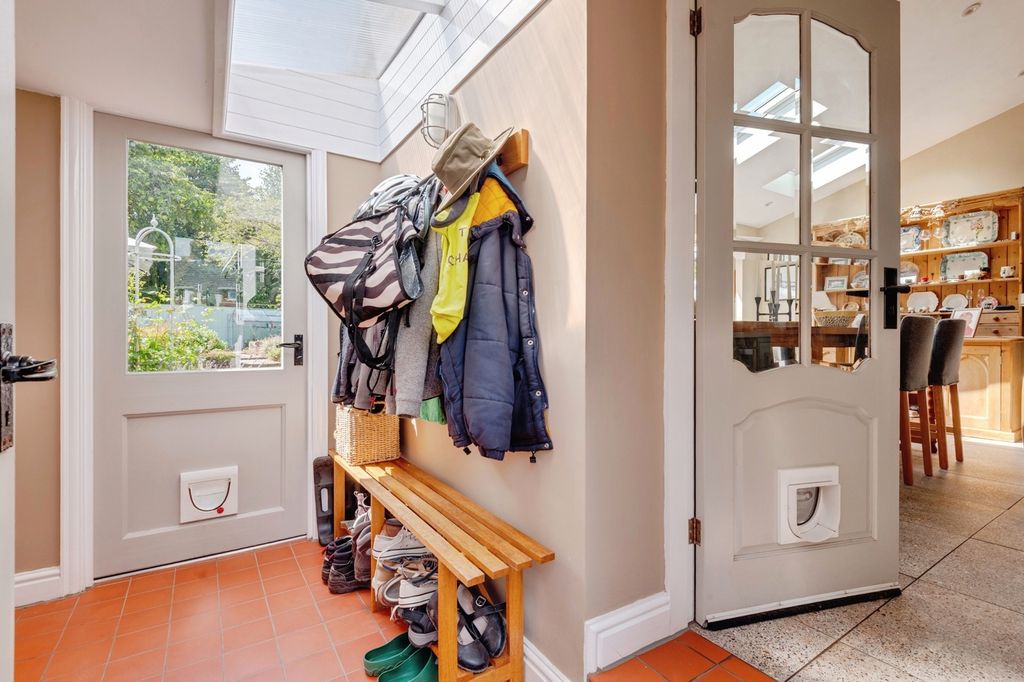 Property photo 3 of 26 Pbox-Img.Jpg