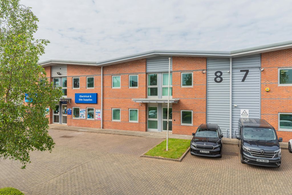 Property photo 3 of 15 Unit 8 Westerleigh Business Park, Yate-10.Jpg