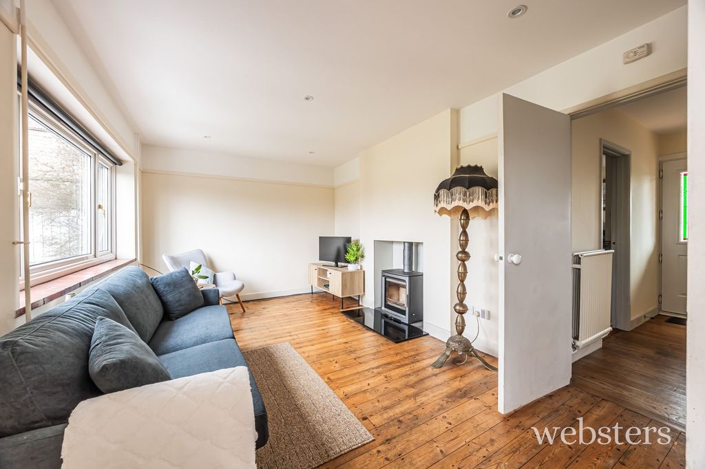 Property photo 1 of 34 Living Room