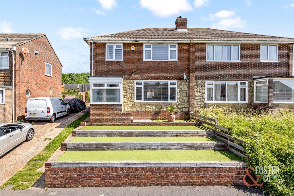 Property photo 1 of 21 Brentwood Crescent 51-019.Jpg